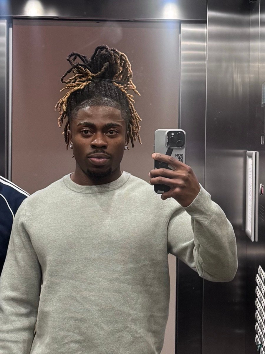 Kunle Oduola, mirror portrait